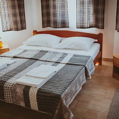 Гостевой дом Casetta Pizza Bar & 4*
