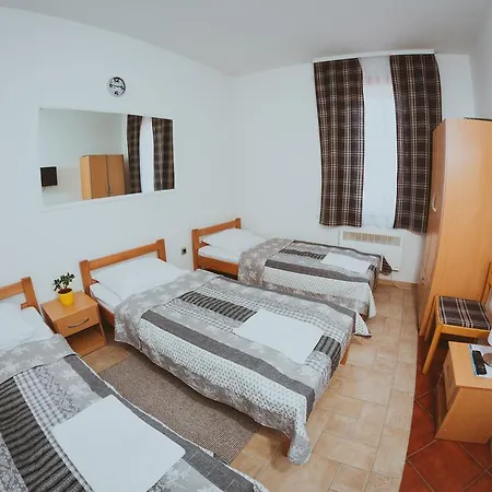 Гостевой дом Casetta Pizza Bar & 4*