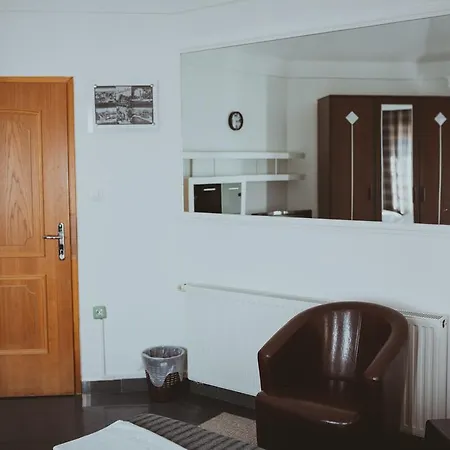 Гостевой дом Casetta Pizza Bar & 4*